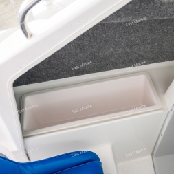 Рундук в пассажирской консоли  Бриз-18НТ