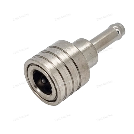 Штуцер топливного шланга (со стороны мотора)  Suzuki 65750-98505 